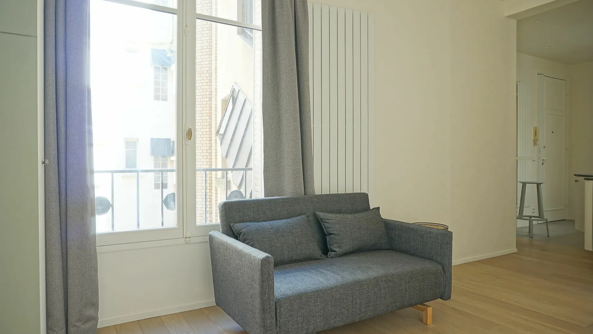Etoile Studio Paris 8 0*,  France